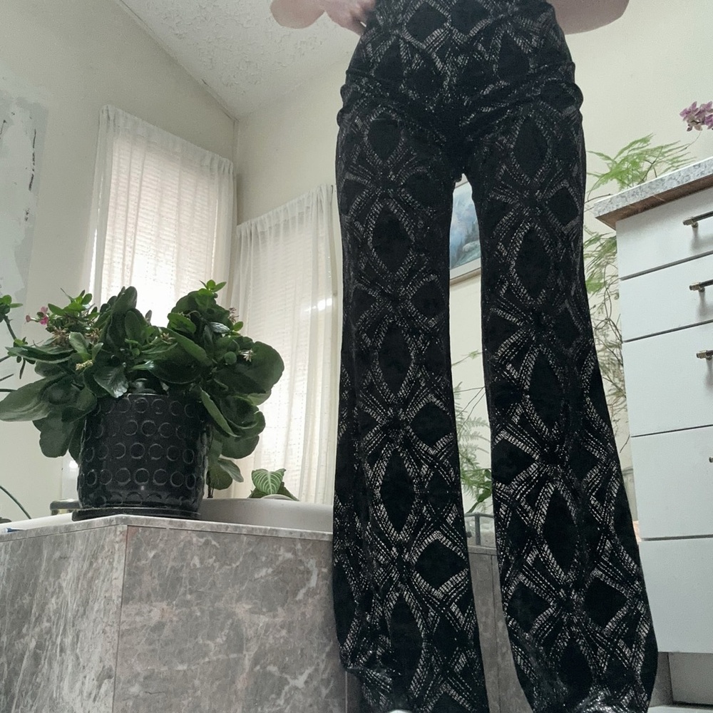 Zara’s Elegant Black Patterned Women's Pants